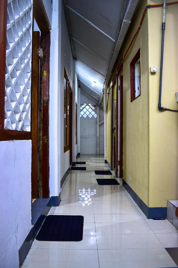 Simplycity Hostel Syariah Bandung Exterior photo